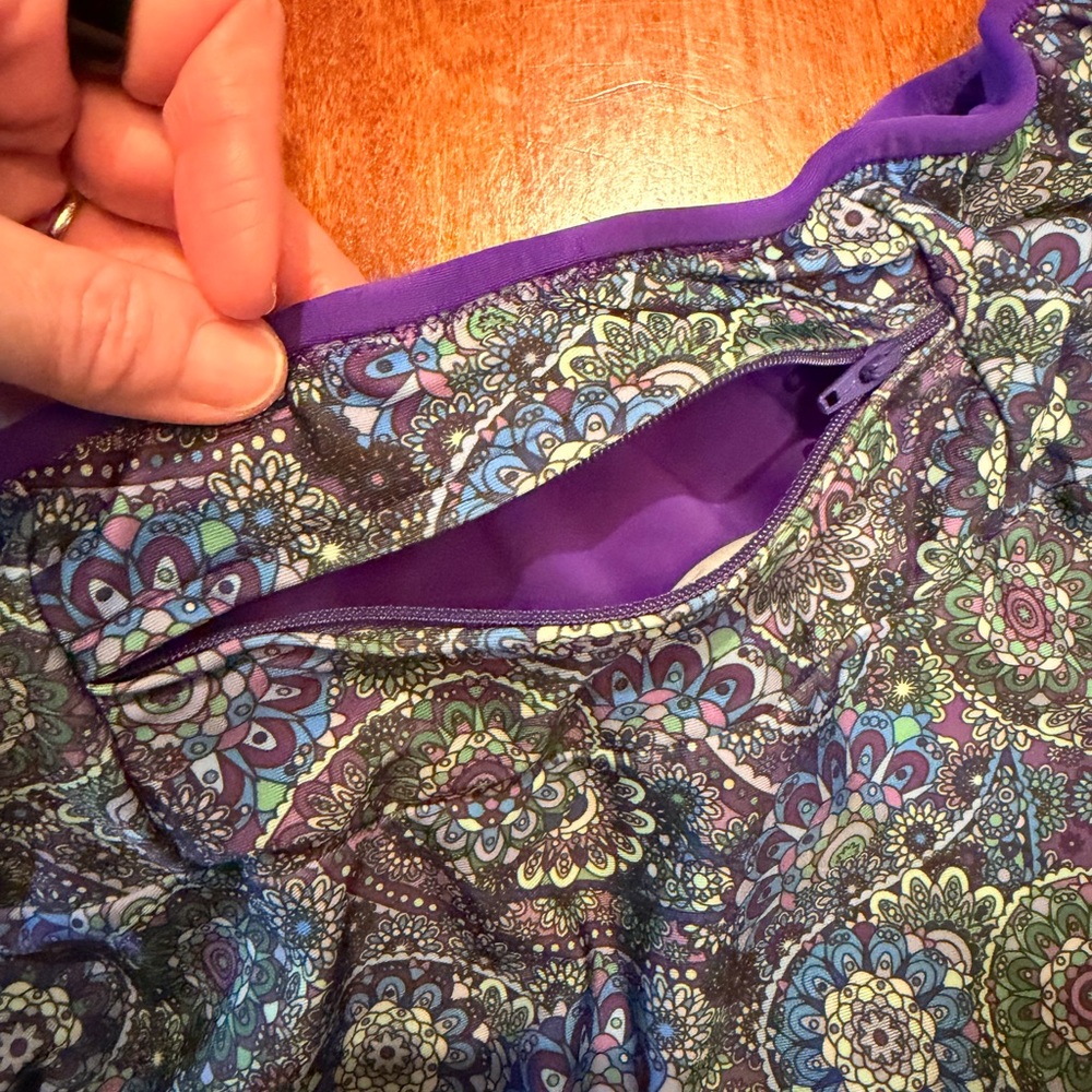 Sparkle Skirt Hiker Size L Purple Paisley. Running shorts with pockets - Picture 5 of 7
